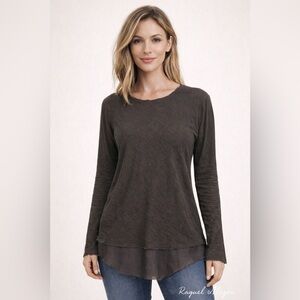 Women’s Long Sleeve Raw-Edge Tee in Dark Brown